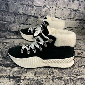 SOREL 11 OUT N ABOU III CONQUEST Suede BOOT Women's  11 Black / Sea Salt